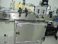 Aplicator de etichete autocolante