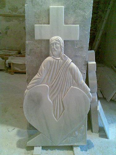 Monumente marmura