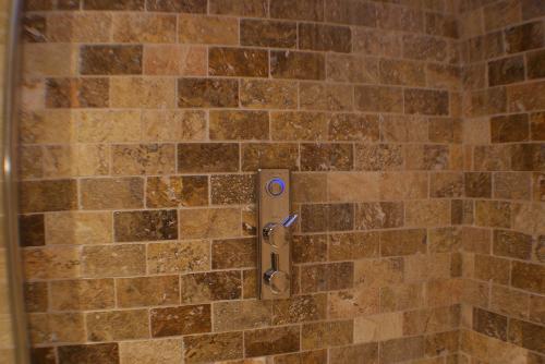 travertin tumbled (10x10x1cm) timisoara