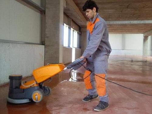 Decapare si detartrare suprafete dure