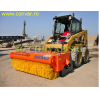 Utilaj Bobcat echipat cu perie - Perii