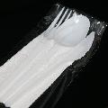 Tacamuri din plastic - cutit, furculita, lingura, servetel