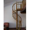 Scara elicoidala din lemn
