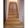 Scara placata cu trepte din lemn de fag aburit finisat natur