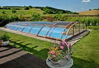Acoperiri de piscina cu profile de aluminiu si policarbonat