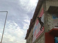 CAUTI O ECHIPA SA-TI MONTEZE MATERIALELE PUBLICITARE