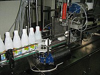 Instalatie de imbuteliere automata si ambalare produse lichi