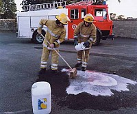 ROAD BIO - solvent pentru indepartarea petelor de ulei.