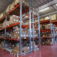 Rafturi metalice pentru paleti