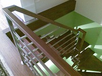 Scara structura metalica, Trepte lemn, Balustrada inox-lemn