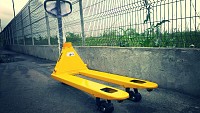 Transpaleta manuala marca YALE
