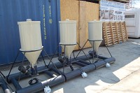 Alimentator hrana peste