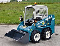 Mini incarcatoare multifunctionale pentru ferme