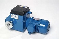 Motor ventilatie la coama solarii