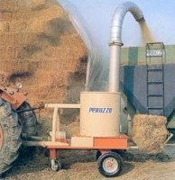 Tocator de baloti paie TR600 tractor