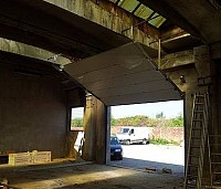 Usi de garaj sectionale industriale