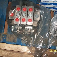 distribuitoare fata buldoexcavatoare