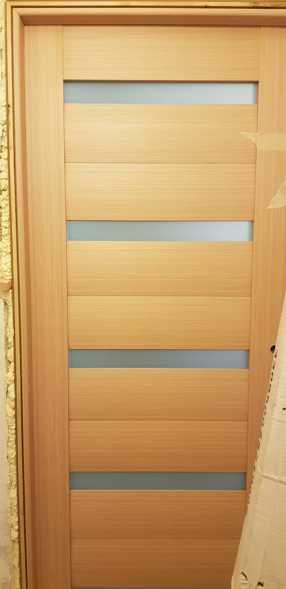 montaj usi de interior si exterior | Renovari constructii