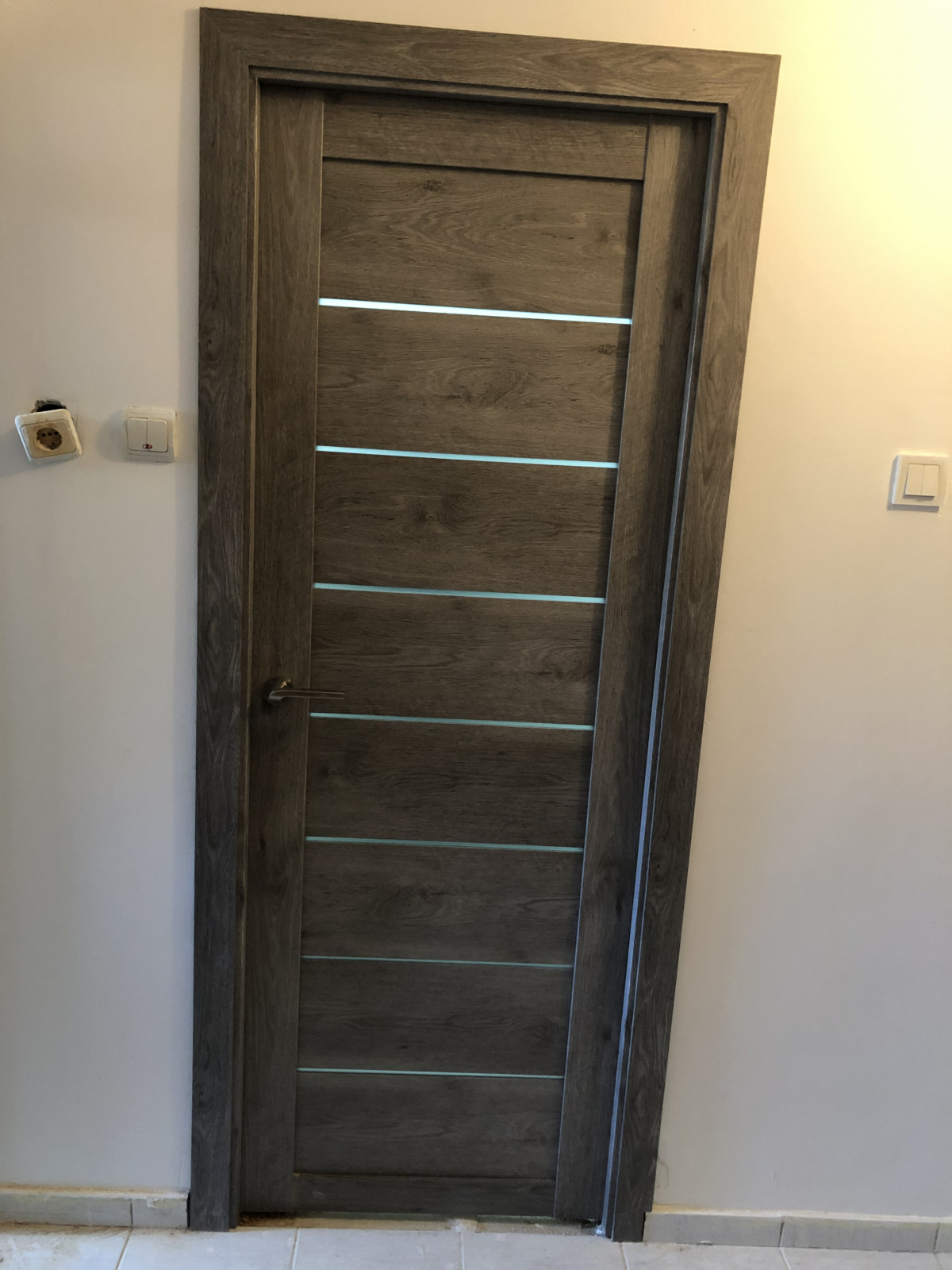 Montaj montaje montez usi de interior metalice si pvc , Timisoara | Usi ...