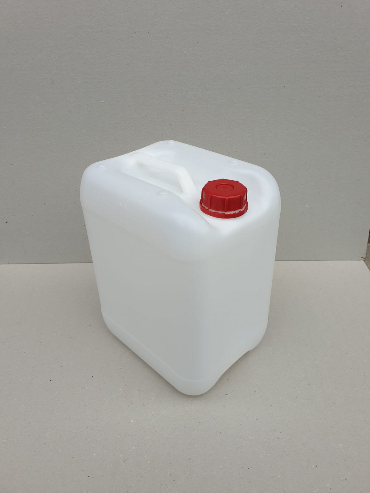 Tanica Carburante Petex 20 Litri Con Omologazione ONU, In HDPE Nero, Con Tubo Flessibile Per Travaso, Dimensioni 38x24x36 Cm.