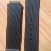 curea Hublot neagra din silicon, dar si inchizatori, surubelnita si surubele Hublot, separat.-Tel.0764.533.165.