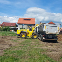 Transport pamant cu basculanta de mare capacitate in Sibiu