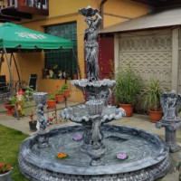 Fantana arteziana din beton F26/fantana arteziana/ornament gradina/statuete din beton/jardiniere din beton/ghivece beton