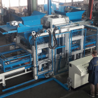 Vibroprese si linii complete pentru produs pavele boltari