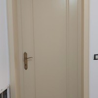 USI DE INTERIOR DIN LEMN MASIV SAU LEMN STRATIFICAT