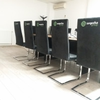 Scaune birou/sali de sedinta retapitate cu huse personalizate prin broderie computerizata