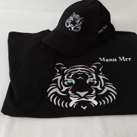 Tricou, hanorac, sapca personalizate prin broderie