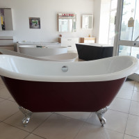 Cada baie retro exterior colorat