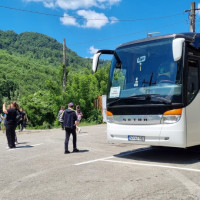 Transport auto pe platforma si inchirieri autocare