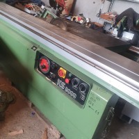 Circular de formatizat cu masa mobila de 3200. Are incizor . Stare f buna