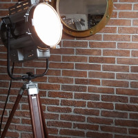 Lampa proiector pe trepied