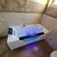 cada cu hidromasaj pentru baie mica 160x76x55 cm sistem bluetooth, cascada
