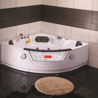 Cada Tiga este echipata cu  un sistem avansat de hidromasaj , avand o varietate de jeturi care ofera o terapie cu apa