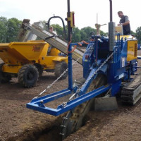 Utilaj de sapat santuri GM 4 cu senile