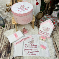 Trusouri botez la cufar imbracate in catifea personalizate prin broderie cu nume, data, imagine brodata, mesaj nasi.