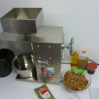 Extractor universal Presa ulei cu presare la rece produs nou