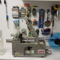 Masina etichetare semiautomata