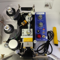 Masina de aplicat informatii pe suprafete plane