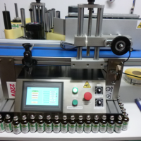 Masina etichetare recipiente cilindrice