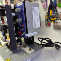 Masina de aplicat informatii pe suprafete plane