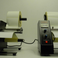 Dispenser etichete autoadezive pret