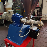 Presa ulei 220V, 2.1Kw 14kg - 20kg seminte tocate pe ora