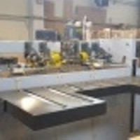 Masina semiautomata de capsat cutii