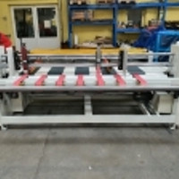 Masina de taiat si biguit cu alimentator automat si banda de eliminare
