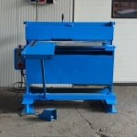 Ghilotina pentru tabla, mucava, carton, etc.