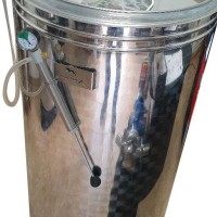 Butoi Inox Alimentar capac flotant pneumatic vin 600 litri